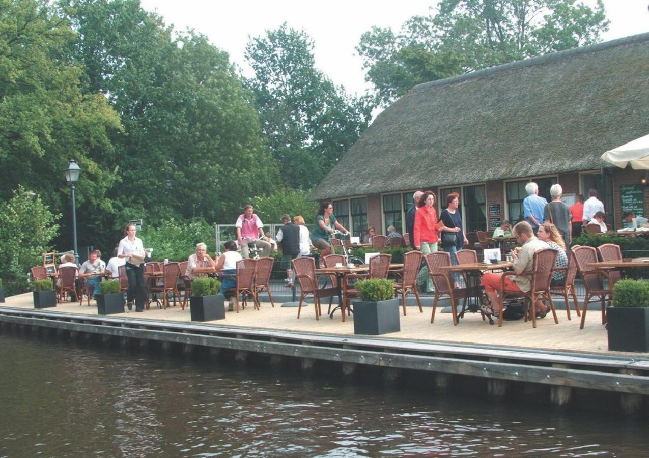 Bed-On-A-Boat Hotel Giethoorn Bagian luar foto