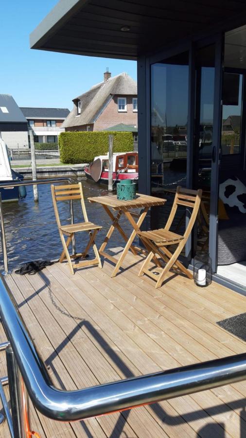 Bed-On-A-Boat Hotel Giethoorn Bagian luar foto