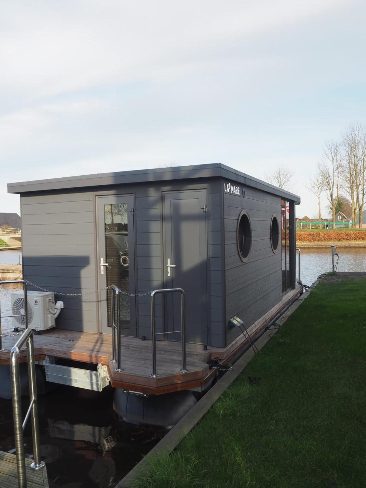 Bed-On-A-Boat Hotel Giethoorn Bagian luar foto