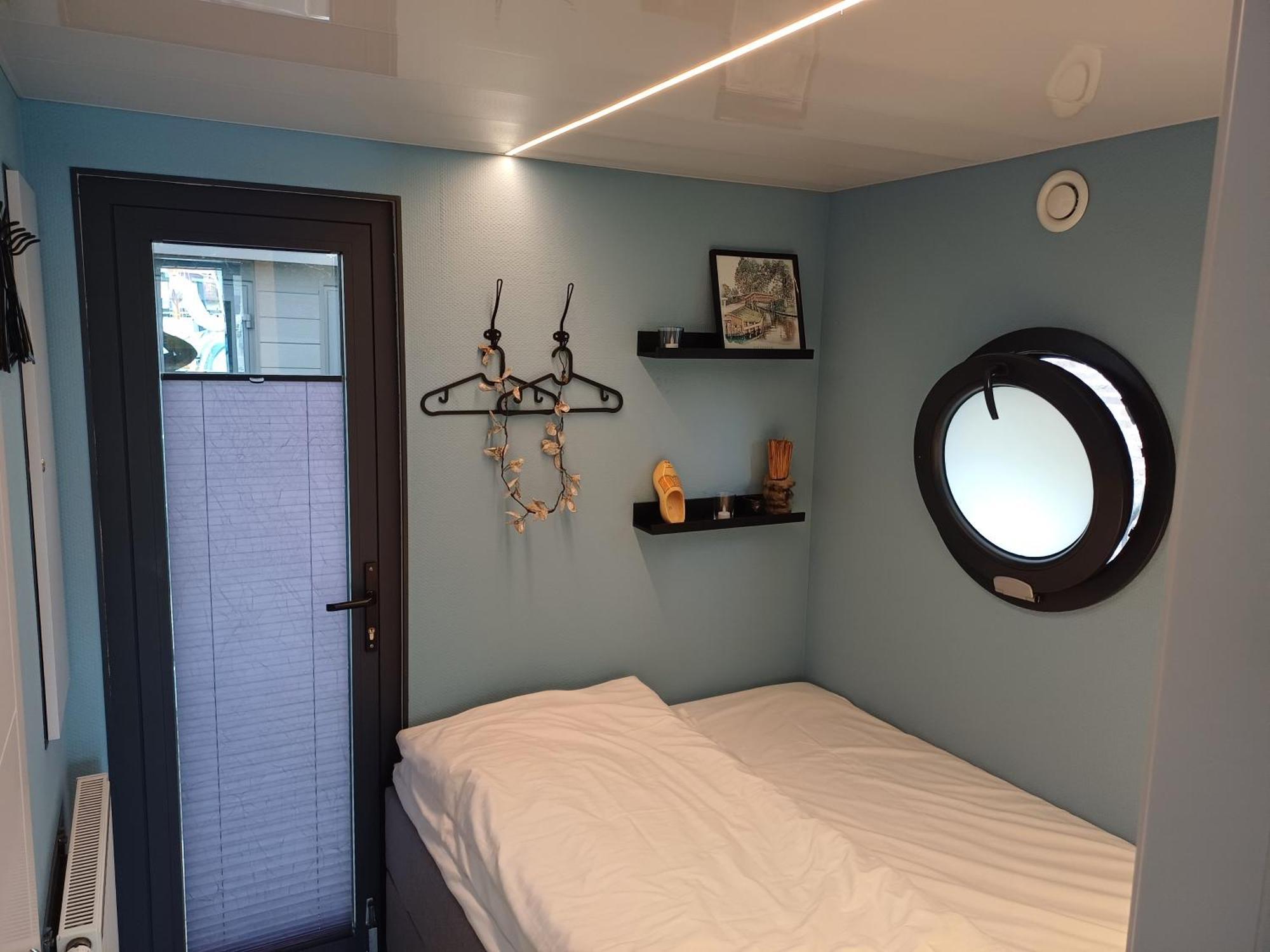 Bed-On-A-Boat Hotel Giethoorn Bagian luar foto