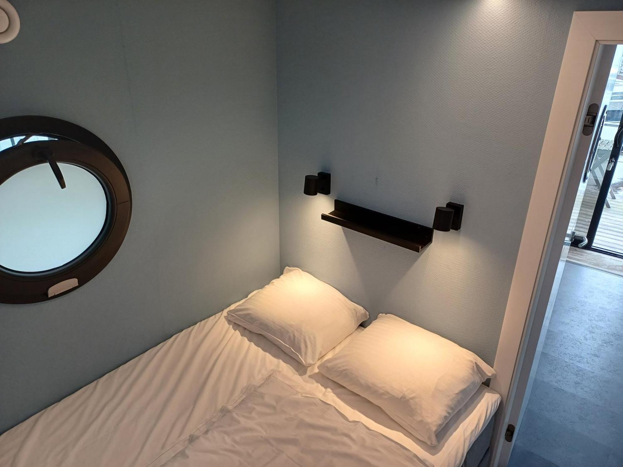 Bed-On-A-Boat Hotel Giethoorn Bagian luar foto